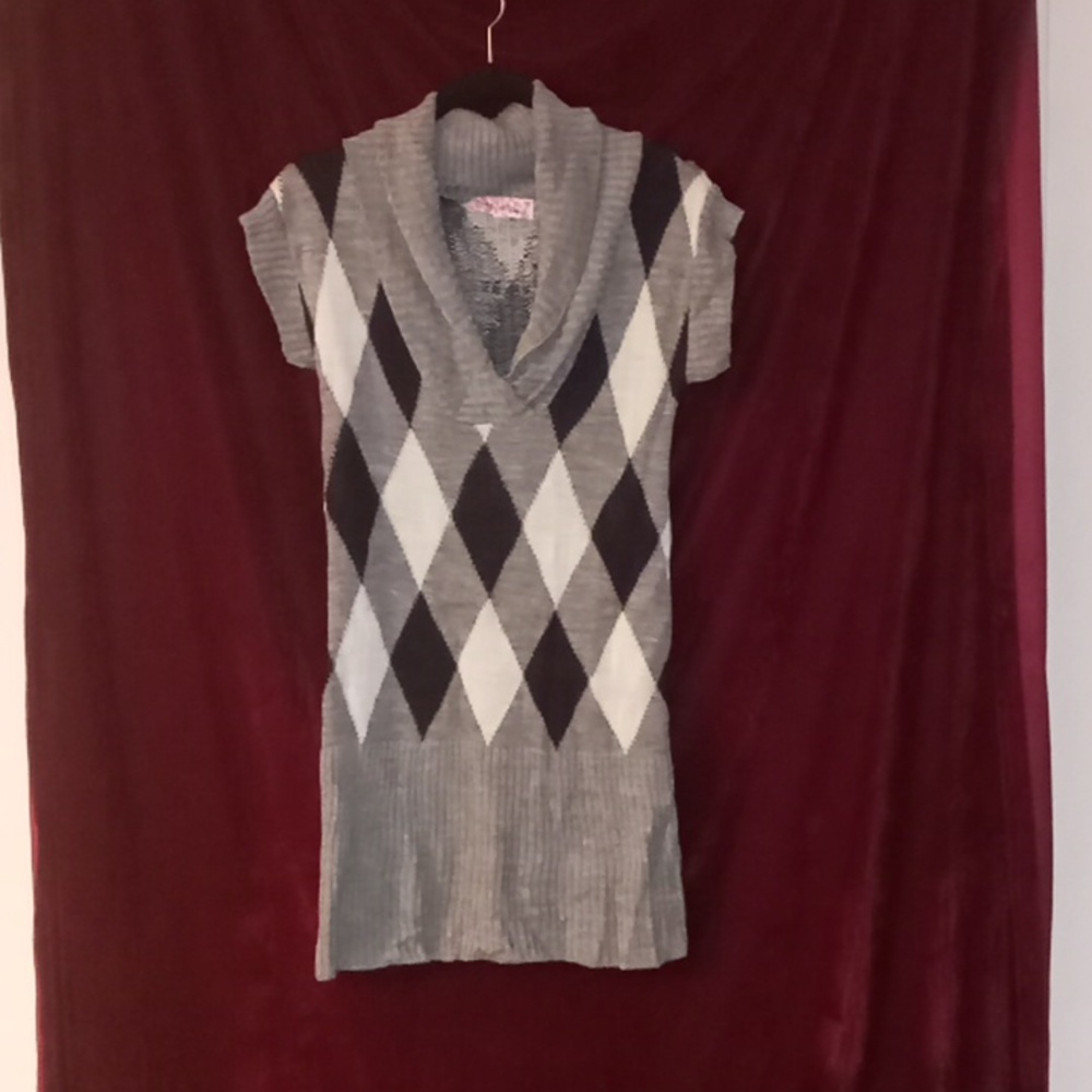 Knit minded, long Sweater Black white gray